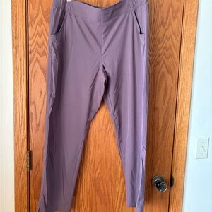 Eddie Bauer Mauve Women's Pants with Elastic Waist